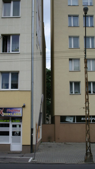 Illustration for article titled The Thinnest House In the World
